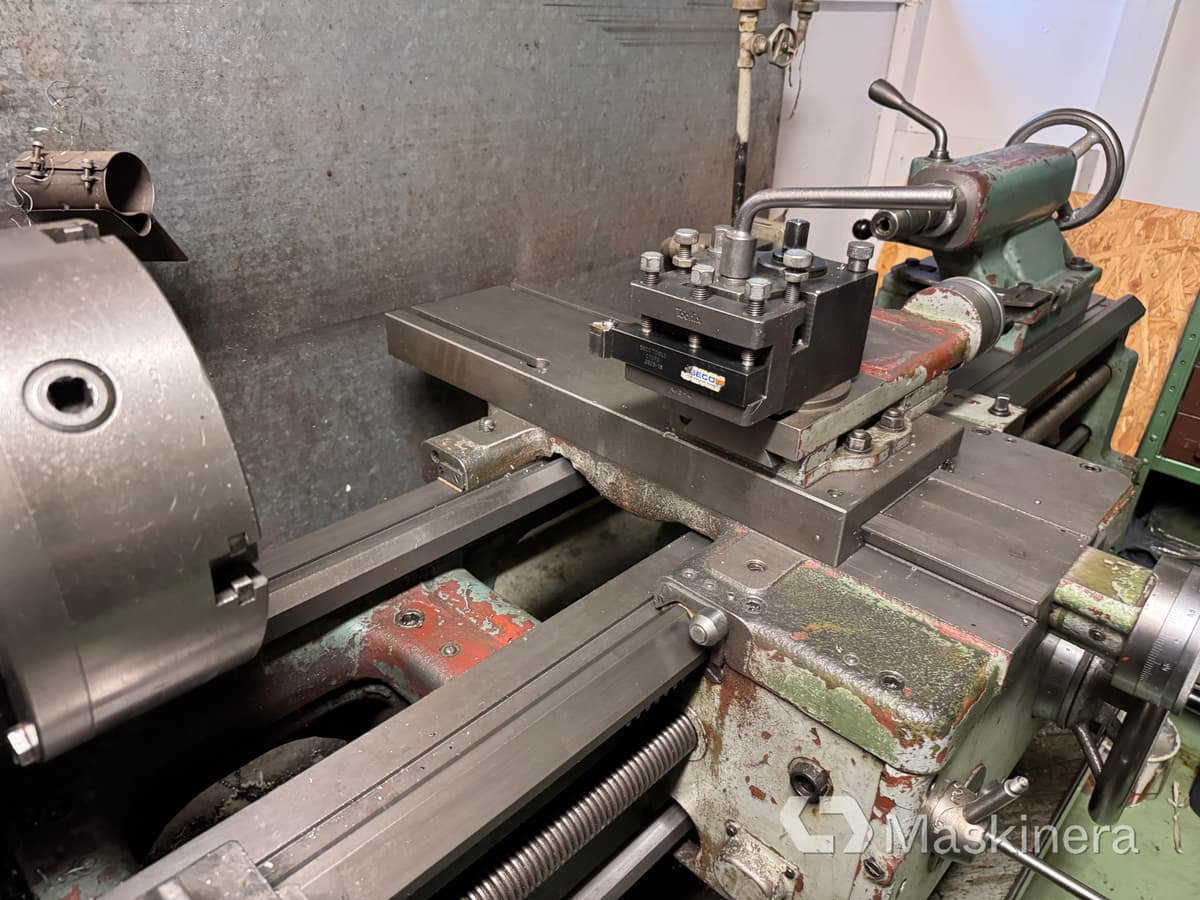 Svarv Tos Trencin SN 40 B med tillbehör - Fémeszterga: 4 kép. Svarv Tos Trencin SN 40 B med tillbehör - Fémeszterga: 4 kép.