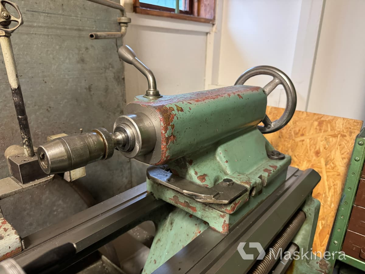 Svarv Tos Trencin SN 40 B med tillbehör - Fémeszterga: 5 kép. Svarv Tos Trencin SN 40 B med tillbehör - Fémeszterga: 5 kép.