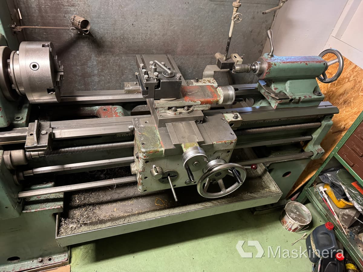 Svarv Tos Trencin SN 40 B med tillbehör - Fémeszterga: 3 kép. Svarv Tos Trencin SN 40 B med tillbehör - Fémeszterga: 3 kép.