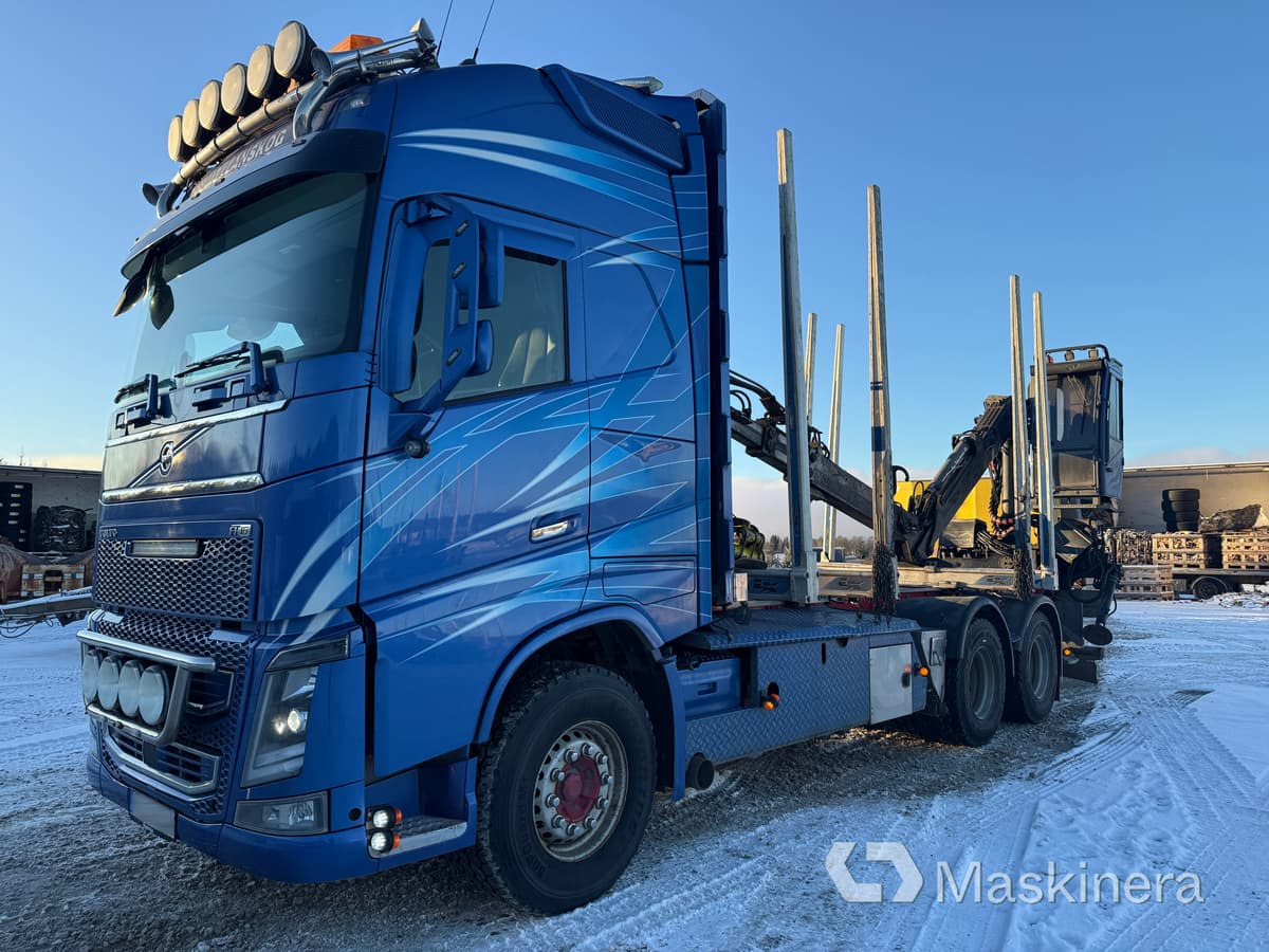 Timmerbil Volvo FH16 - Rönkszállító teherautó: 3 kép. Timmerbil Volvo FH16 - Rönkszállító teherautó: 3 kép.