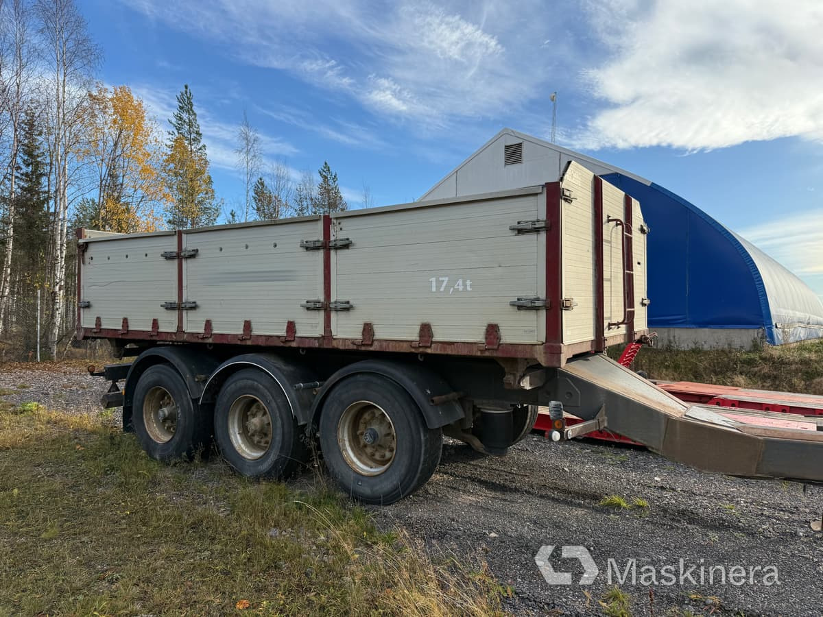 Tridemkärra Ilsbo TI-3K - Platós pótkocsi: 2 kép. Tridemkärra Ilsbo TI-3K - Platós pótkocsi: 2 kép.