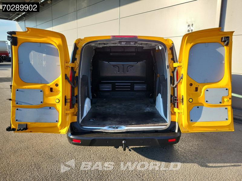 Ford Transit Connect 100PK L1H1 Navi Trekhaak Airco Cruise Camera Parkeersensoren Euro6 L1 3m3 Airco Trekhaak Cruise control - Furgon: 3 kép. Ford Transit Connect 100PK L1H1 Navi Trekhaak Airco Cruise Camera Parkeersensoren Euro6 L1 3m3 Airco Trekhaak Cruise control - Furgon: 3 kép.