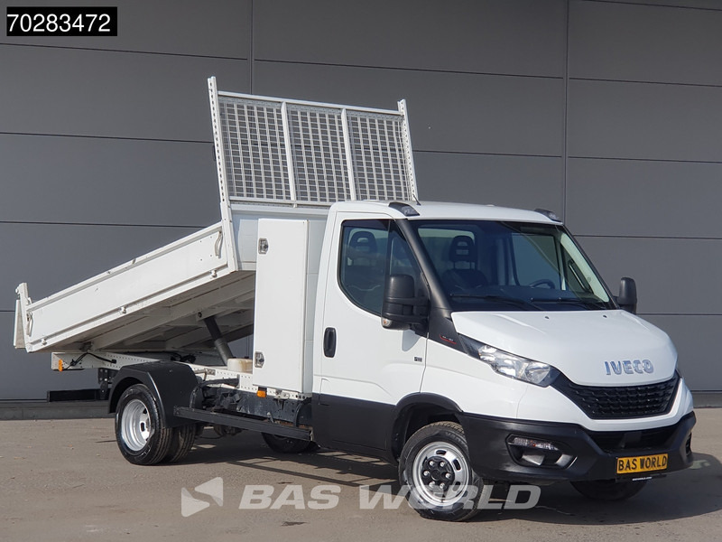 Iveco Daily 35C16 3.0L Kipper met Kist Dubbellucht 3,5t Trekhaak Airco Cruise Euro6 Tipper Benne Kieper 2m3 Airco Trekhaak Cruise control - Billenőplatós kisteherautó: 3 kép. Iveco Daily 35C16 3.0L Kipper met Kist Dubbellucht 3,5t Trekhaak Airco Cruise Euro6 Tipper Benne Kieper 2m3 Airco Trekhaak Cruise control - Billenőplatós kisteherautó: 3 kép.