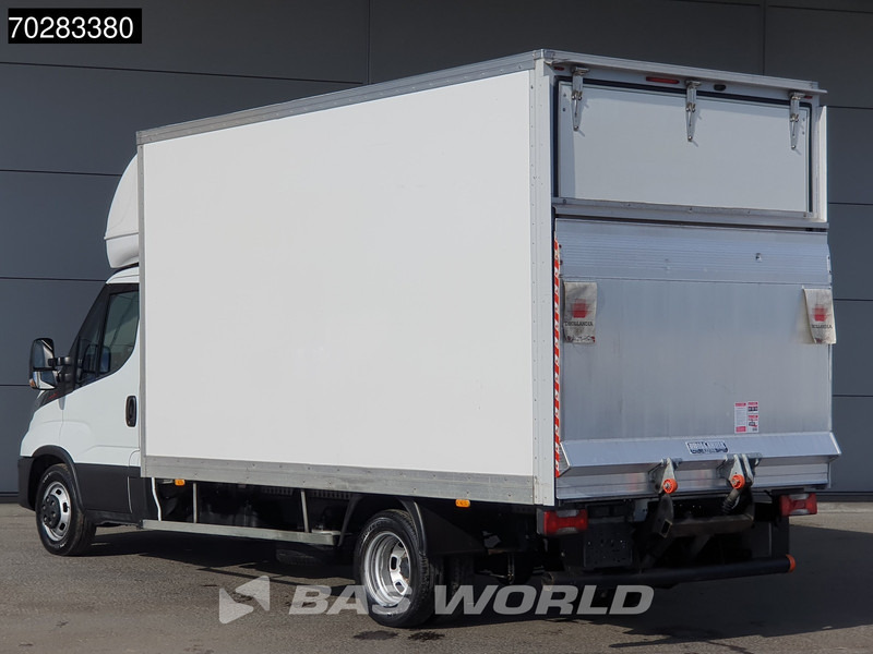 Iveco Daily 35C16 3.0L Laadklep Zijdeur Bakwagen Dubbellucht Airco Cruise Camera Euro6 Meubelbak Koffer 20m3 Airco Cruise control - Dobozos kisteherautó: 2 kép. Iveco Daily 35C16 3.0L Laadklep Zijdeur Bakwagen Dubbellucht Airco Cruise Camera Euro6 Meubelbak Koffer 20m3 Airco Cruise control - Dobozos kisteherautó: 2 kép.