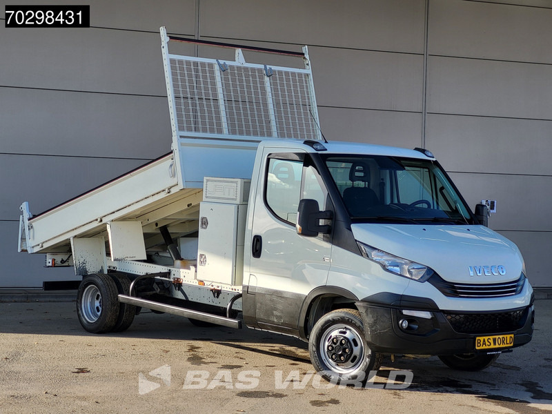 Iveco Daily 35C16 Automaat Kipper met Kist Dubbellucht 3,5t Trekhaak Airco Cruise Euro6 Tipper Benne Kieper Airco Trekhaak Cruise control - Billenőplatós kisteherautó: 3 kép. Iveco Daily 35C16 Automaat Kipper met Kist Dubbellucht 3,5t Trekhaak Airco Cruise Euro6 Tipper Benne Kieper Airco Trekhaak Cruise control - Billenőplatós kisteherautó: 3 kép.