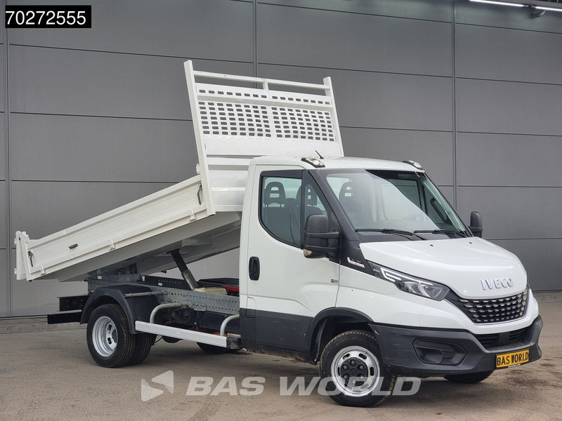 Iveco Daily 35C18 3.0L Automaat Kipper Dubbellucht 3.5t Trekhaak LED Airco Cruise Kieper Tipper 2m3 Airco Trekhaak Cruise control - Billenőplatós kisteherautó: 5 kép. Iveco Daily 35C18 3.0L Automaat Kipper Dubbellucht 3.5t Trekhaak LED Airco Cruise Kieper Tipper 2m3 Airco Trekhaak Cruise control - Billenőplatós kisteherautó: 5 kép.