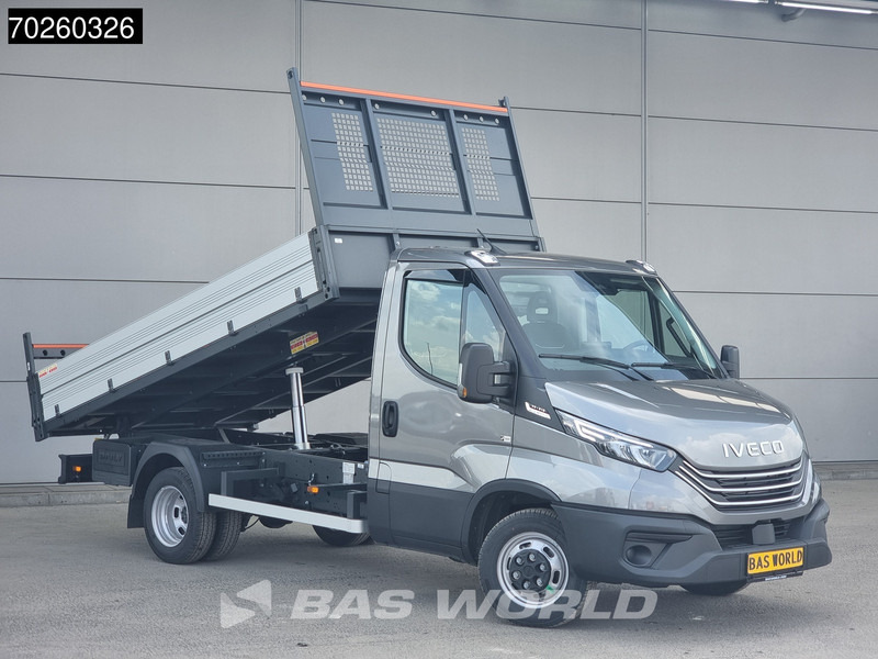 Iveco Daily 35C21 3.0L 210PK Automaat Kipper 2025 ACC Airco CarPlay Tipper Benne Kieper 3m3 Airco - Billenőplatós kisteherautó: 3 kép. Iveco Daily 35C21 3.0L 210PK Automaat Kipper 2025 ACC Airco CarPlay Tipper Benne Kieper 3m3 Airco - Billenőplatós kisteherautó: 3 kép.
