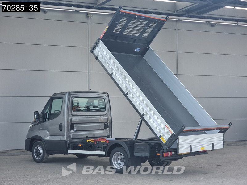 Iveco Daily 35C21 3.0L 210PK Automaat Open Laadbak 2025 ACC Airco CarPlay Pritsche Pickup Open Box 3m3 Airco - Platós kisteherautó: 2 kép. Iveco Daily 35C21 3.0L 210PK Automaat Open Laadbak 2025 ACC Airco CarPlay Pritsche Pickup Open Box 3m3 Airco - Platós kisteherautó: 2 kép.