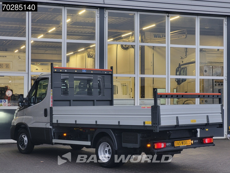Iveco Daily 35C21 3.0L 210PK Automaat Open Laadbak 2025 model ACC Airco CarPlay Pritsche Pickup Open Box Airco - Platós kisteherautó: 5 kép. Iveco Daily 35C21 3.0L 210PK Automaat Open Laadbak 2025 model ACC Airco CarPlay Pritsche Pickup Open Box Airco - Platós kisteherautó: 5 kép.