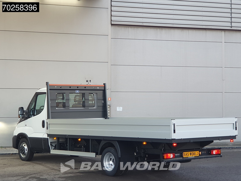 Iveco Daily 35C21 3.0L Automaat 210PK 2025-Model Open laadbak Dubbellucht CarPlay ACC LED 3,5T Trekvermogen Euro6 Pritsche Pickup Airco - Platós kisteherautó: 2 kép. Iveco Daily 35C21 3.0L Automaat 210PK 2025-Model Open laadbak Dubbellucht CarPlay ACC LED 3,5T Trekvermogen Euro6 Pritsche Pickup Airco - Platós kisteherautó: 2 kép.
