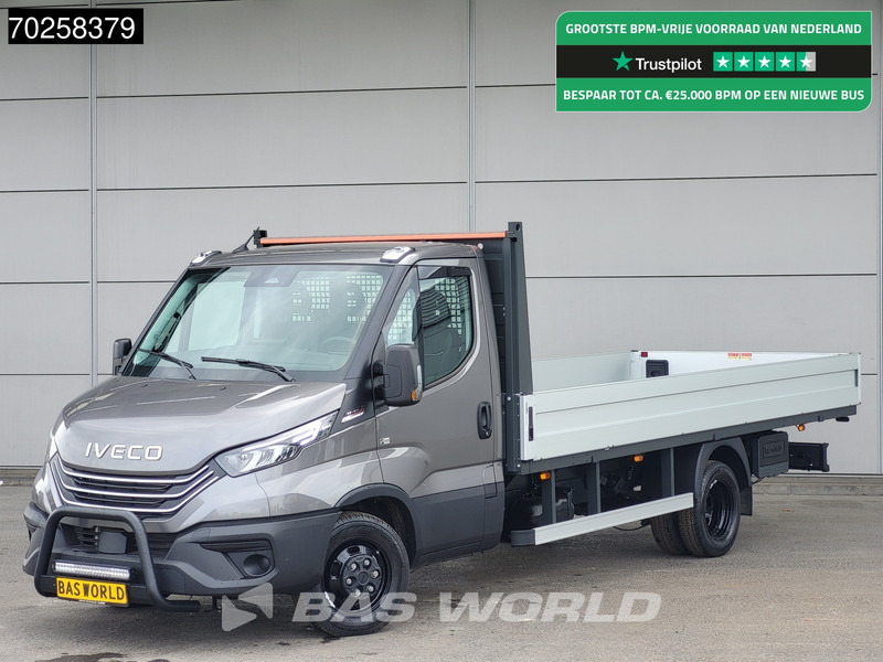 Iveco Daily 35C21 3.0L Black Edition Automaat 210PK 2025-Model Open laadbak Dubbellucht CarPlay ACC LED 3,5T Trekvermogen Euro6 Pritsche Pic - Platós kisteherautó: 1 kép. Iveco Daily 35C21 3.0L Black Edition Automaat 210PK 2025-Model Open laadbak Dubbellucht CarPlay ACC LED 3,5T Trekvermogen Euro6 Pritsche Pic - Platós kisteherautó: 1 kép.