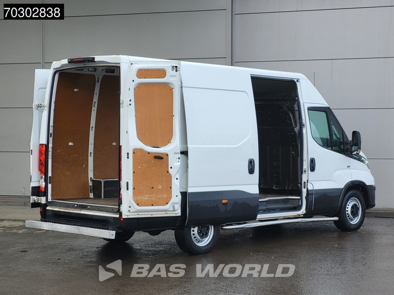 Iveco Daily 35S14 Automaat L2H2 3,5t Trekgewicht ACC LED Navi Airco Camera Parkeersensoren APK 09-2026 L2 Airco - Furgon: 3 kép. Iveco Daily 35S14 Automaat L2H2 3,5t Trekgewicht ACC LED Navi Airco Camera Parkeersensoren APK 09-2026 L2 Airco - Furgon: 3 kép.