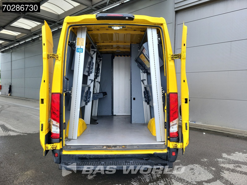 Iveco Daily 35S14 Automaat L2H2 3,5t Trekgewicht LED ACC Airco Camera Euro6 L2 11m3 Airco - Furgon: 3 kép. Iveco Daily 35S14 Automaat L2H2 3,5t Trekgewicht LED ACC Airco Camera Euro6 L2 11m3 Airco - Furgon: 3 kép.