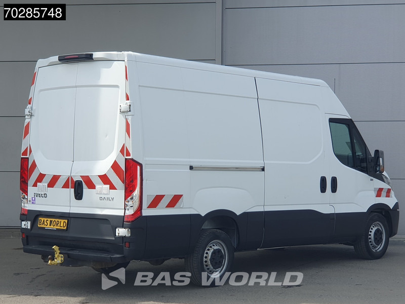 Iveco Daily 35S15 L2H2 3,5t Trekhaak Airco Euro6 L2 12m3 Airco Trekhaak - Furgon: 5 kép. Iveco Daily 35S15 L2H2 3,5t Trekhaak Airco Euro6 L2 12m3 Airco Trekhaak - Furgon: 5 kép.