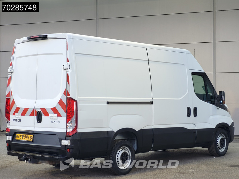 Iveco Daily 35S15 L2H2 3,5t Trekhaak Airco Euro6 L3 12m3 Airco Trekhaak - Furgon: 5 kép. Iveco Daily 35S15 L2H2 3,5t Trekhaak Airco Euro6 L3 12m3 Airco Trekhaak - Furgon: 5 kép.