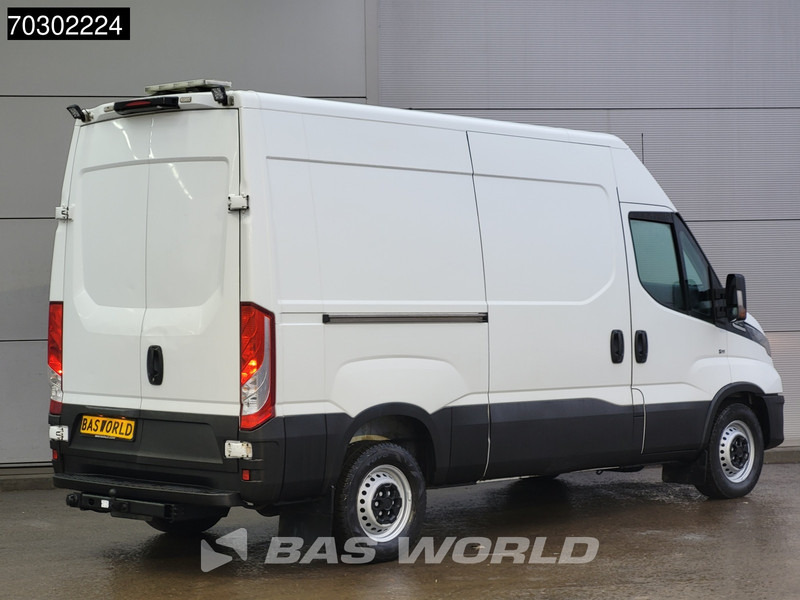 Iveco Daily 35S16 Automaat L2H2 3,5t Trekhaak ACC Navi Airco Camera Werkplaatsinrichting Euro6 L2 Airco Trekhaak - Furgon: 5 kép. Iveco Daily 35S16 Automaat L2H2 3,5t Trekhaak ACC Navi Airco Camera Werkplaatsinrichting Euro6 L2 Airco Trekhaak - Furgon: 5 kép.