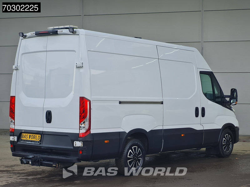 Iveco Daily 35S16 Automaat L2H2 3,5t Trekhaak LED ACC Navi Airco Camera Standkachel Euro6 L2 Airco Trekhaak - Furgon: 5 kép. Iveco Daily 35S16 Automaat L2H2 3,5t Trekhaak LED ACC Navi Airco Camera Standkachel Euro6 L2 Airco Trekhaak - Furgon: 5 kép.