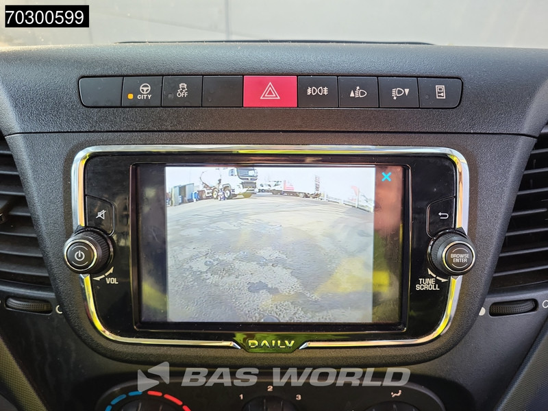 Platós kisteherautó Iveco Daily 35S16 Automaat Open Laadbak 3,5t Trekhaak ACC Airco Camera Euro6 Pritsche Pickup Open Box Airco Trekhaak: 16 kép.