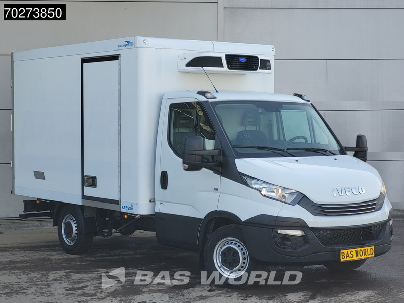 Iveco Daily 35S16 Koelwagen Automaat Carrier Pulsar 400 380V Stekker Airco Cruise Camera Koel Koeler Kühlwagen Kühlkoffer 12m3 Airco Cruise - Hűtős kisteherautó: 2 kép. Iveco Daily 35S16 Koelwagen Automaat Carrier Pulsar 400 380V Stekker Airco Cruise Camera Koel Koeler Kühlwagen Kühlkoffer 12m3 Airco Cruise - Hűtős kisteherautó: 2 kép.