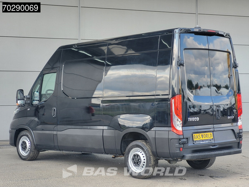 Iveco Daily 35S16 L2H2 3,5t Trekgewicht 160PK Navi LED Airco Camera Euro6 L2 11m3 Airco Cruise control - Furgon: 2 kép. Iveco Daily 35S16 L2H2 3,5t Trekgewicht 160PK Navi LED Airco Camera Euro6 L2 11m3 Airco Cruise control - Furgon: 2 kép.