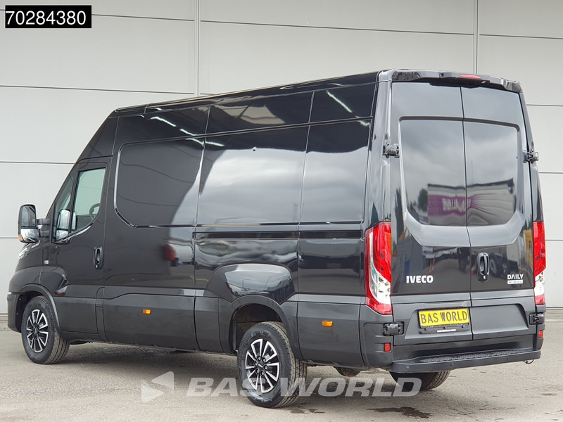 Iveco Daily 35S18 3.0L Automaat ACC Navi LED 3,5t Trekgewicht Airco Camera Parkeersensoren L2 12m3 Airco - Furgon: 2 kép. Iveco Daily 35S18 3.0L Automaat ACC Navi LED 3,5t Trekgewicht Airco Camera Parkeersensoren L2 12m3 Airco - Furgon: 2 kép.