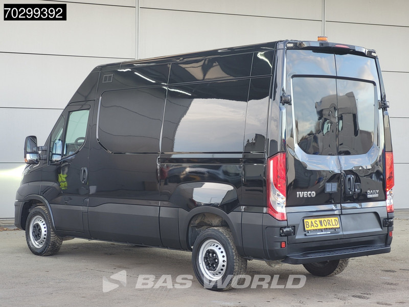 Iveco Daily 35S18 3.0L Automaat L2H2 180PK ACC LED Navi Airco 3,5t Trekgewicht Euro6 L2H2 Airco - Furgon: 2 kép. Iveco Daily 35S18 3.0L Automaat L2H2 180PK ACC LED Navi Airco 3,5t Trekgewicht Euro6 L2H2 Airco - Furgon: 2 kép.