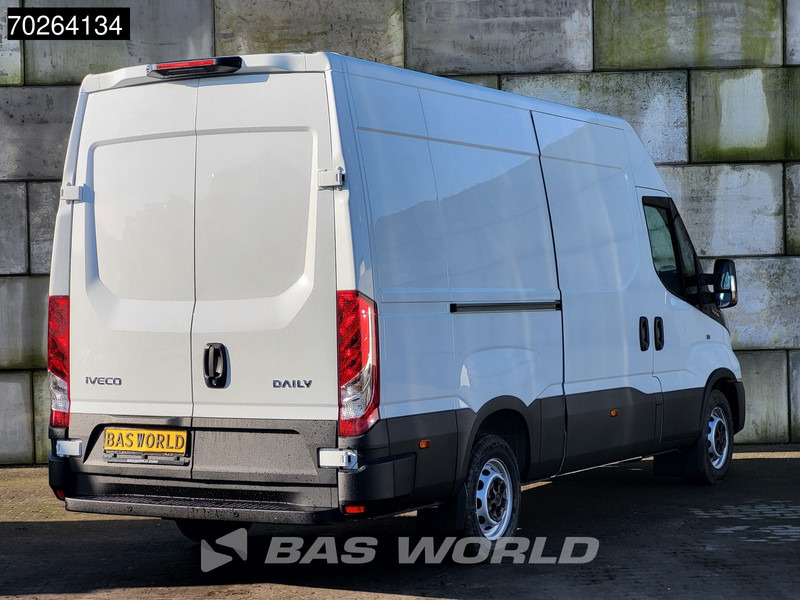 Iveco Daily 35S18 3.0L Automaat L2H2 180PK Navi ACC Parkeersensoren Airco Cruise L2 12m3 Airco - Furgon: 5 kép. Iveco Daily 35S18 3.0L Automaat L2H2 180PK Navi ACC Parkeersensoren Airco Cruise L2 12m3 Airco - Furgon: 5 kép.