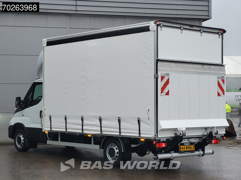Iveco Daily 35S18 3.0L Automaat Schuifzeilen met Laadklep ACC Navi Bakwagen Schuifzeil Zeilen Koffer Meubelbak 28m3 Airco - Ponyvás kisteherautó: 2 kép. Iveco Daily 35S18 3.0L Automaat Schuifzeilen met Laadklep ACC Navi Bakwagen Schuifzeil Zeilen Koffer Meubelbak 28m3 Airco - Ponyvás kisteherautó: 2 kép.