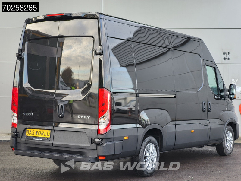 Iveco Daily 35S21 210PK 3.0L Automaat 2025 model L2H2 ACC LED CarPlay Velgen Camera 12m3 Airco - Furgon: 2 kép. Iveco Daily 35S21 210PK 3.0L Automaat 2025 model L2H2 ACC LED CarPlay Velgen Camera 12m3 Airco - Furgon: 2 kép.