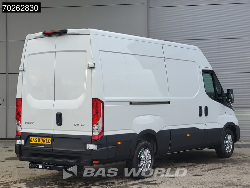 Iveco Daily 35S21 210PK 3.0L Automaat 2025 model L2H2 Trekhaak Tacho ACC LED CarPlay Velgen Camera 12m3 Airco Trekhaak - Furgon: 2 kép. Iveco Daily 35S21 210PK 3.0L Automaat 2025 model L2H2 Trekhaak Tacho ACC LED CarPlay Velgen Camera 12m3 Airco Trekhaak - Furgon: 2 kép.