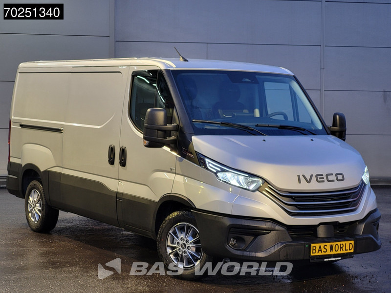 Iveco Daily 35S21 210PK 3.0L Automaat Laag dak L2H1 2025model 3.5t Trekhaak LED Navi ACC Camera 8m3 Airco Trekhaak - Furgon: 3 kép. Iveco Daily 35S21 210PK 3.0L Automaat Laag dak L2H1 2025model 3.5t Trekhaak LED Navi ACC Camera 8m3 Airco Trekhaak - Furgon: 3 kép.