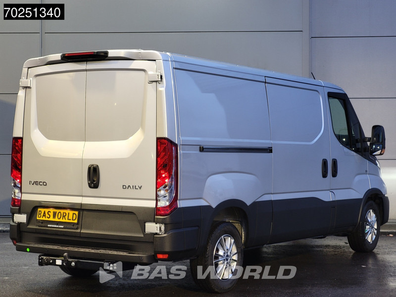 Iveco Daily 35S21 210PK 3.0L Automaat Laag dak L2H1 2025model 3.5t Trekhaak LED Navi ACC Camera 8m3 Airco Trekhaak - Furgon: 2 kép. Iveco Daily 35S21 210PK 3.0L Automaat Laag dak L2H1 2025model 3.5t Trekhaak LED Navi ACC Camera 8m3 Airco Trekhaak - Furgon: 2 kép.