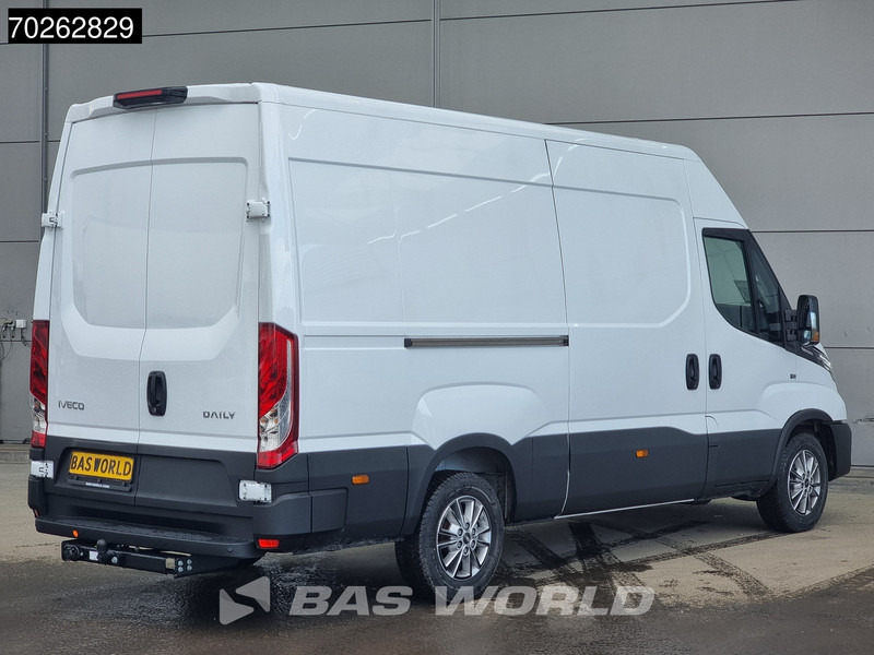Iveco Daily 35S21 3.0L Automaat 2025 model L2H2 Trekhaak Tacho ACC LED CarPlay Velgen Camera L2H2 12m3 Airco Trekhaak - Furgon: 5 kép. Iveco Daily 35S21 3.0L Automaat 2025 model L2H2 Trekhaak Tacho ACC LED CarPlay Velgen Camera L2H2 12m3 Airco Trekhaak - Furgon: 5 kép.