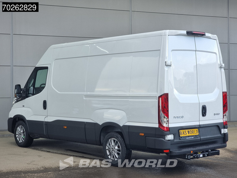 Iveco Daily 35S21 3.0L Automaat 2025 model L2H2 Trekhaak Tacho ACC LED CarPlay Velgen Camera L2H2 12m3 Airco Trekhaak - Furgon: 3 kép. Iveco Daily 35S21 3.0L Automaat 2025 model L2H2 Trekhaak Tacho ACC LED CarPlay Velgen Camera L2H2 12m3 Airco Trekhaak - Furgon: 3 kép.