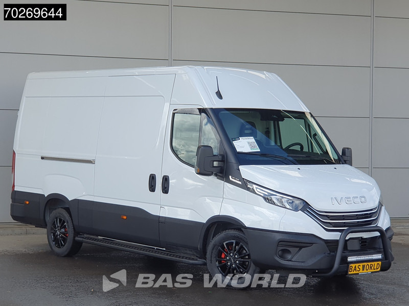 Iveco Daily 35S21 3.0L Automaat Black Edition 2025 model L2H2 Trekhaak Tacho ACC LED CarPlay Velgen Camera 12m3 Airco Trekhaak - Furgon: 5 kép. Iveco Daily 35S21 3.0L Automaat Black Edition 2025 model L2H2 Trekhaak Tacho ACC LED CarPlay Velgen Camera 12m3 Airco Trekhaak - Furgon: 5 kép.