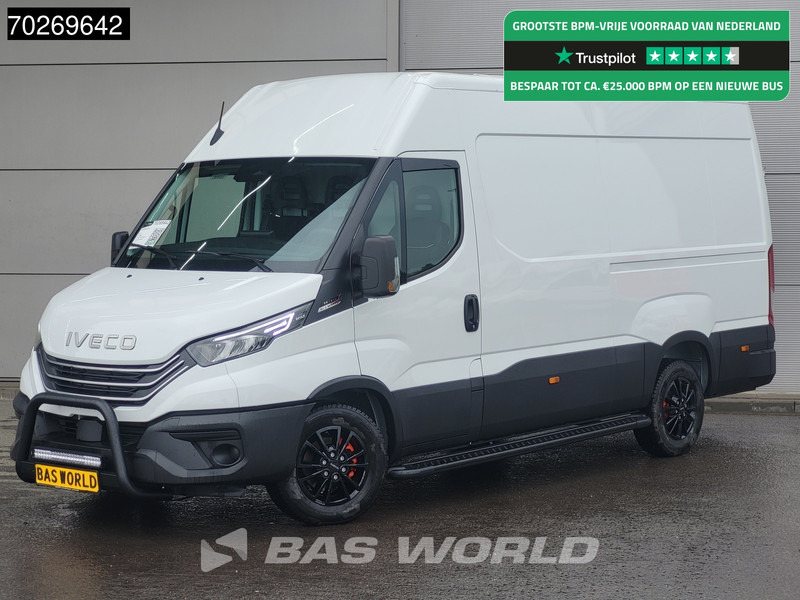 Iveco Daily 35S21 3.0L Automaat Black Edition 2025 model L2H2 Trekhaak Tacho ACC LED CarPlay Velgen Camera 12m3 Airco Trekhaak - Furgon: 1 kép. Iveco Daily 35S21 3.0L Automaat Black Edition 2025 model L2H2 Trekhaak Tacho ACC LED CarPlay Velgen Camera 12m3 Airco Trekhaak - Furgon: 1 kép.