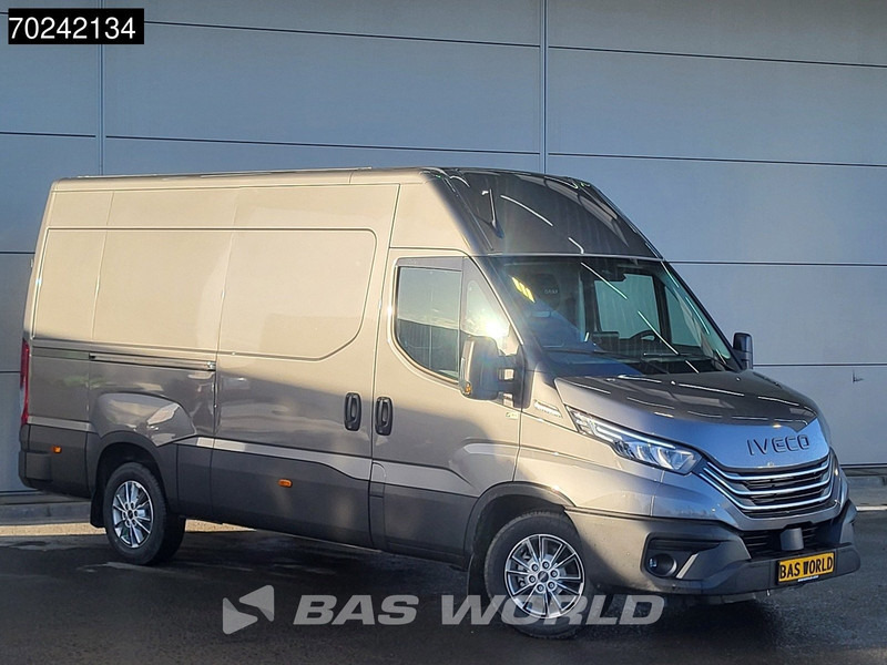 Iveco Daily 35S21 3.0L Automaat L2H2 210PK 2025-Model 3,5t Trekgewicht ACC LED Navi LM-Velgen Camera Euro6 L2 12m3 Airco - Furgon: 3 kép. Iveco Daily 35S21 3.0L Automaat L2H2 210PK 2025-Model 3,5t Trekgewicht ACC LED Navi LM-Velgen Camera Euro6 L2 12m3 Airco - Furgon: 3 kép.