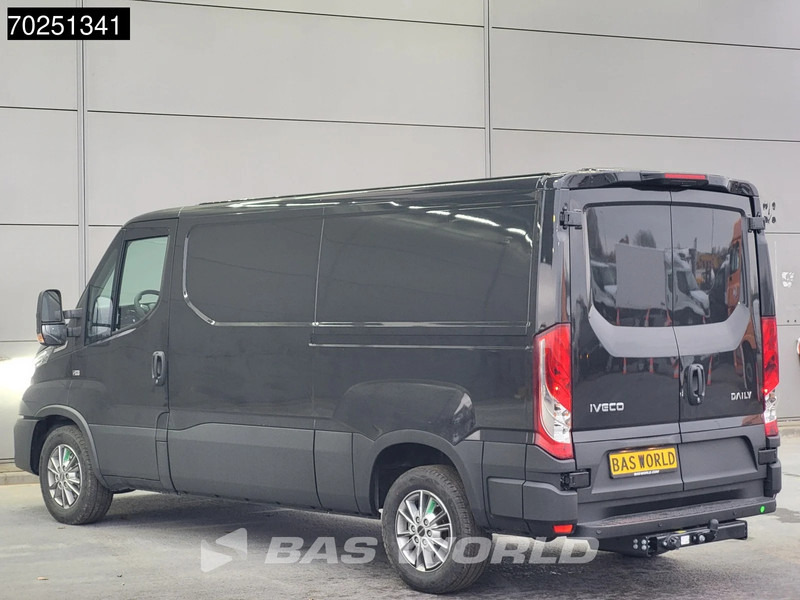 Iveco Daily 35S21 3.0L Automaat Laag dak L2H1 2025model LED Navi ACC Camera 8m3 Airco Trekhaak - Furgon: 2 kép. Iveco Daily 35S21 3.0L Automaat Laag dak L2H1 2025model LED Navi ACC Camera 8m3 Airco Trekhaak - Furgon: 2 kép.