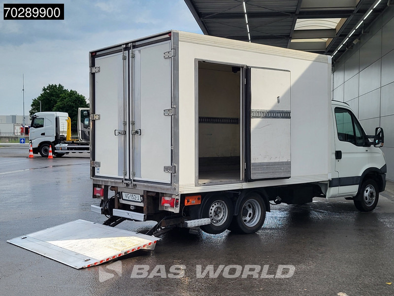 Iveco Daily 40C15 BE-Combi 75Plus Koelwagen Laadklep Carrier Xarios 350 Zijdeur Achterdeuren Airco Cruise Camera Koel Koeler Kühl Kühler Küh - Hűtős kisteherautó: 3 kép. Iveco Daily 40C15 BE-Combi 75Plus Koelwagen Laadklep Carrier Xarios 350 Zijdeur Achterdeuren Airco Cruise Camera Koel Koeler Kühl Kühler Küh - Hűtős kisteherautó: 3 kép.