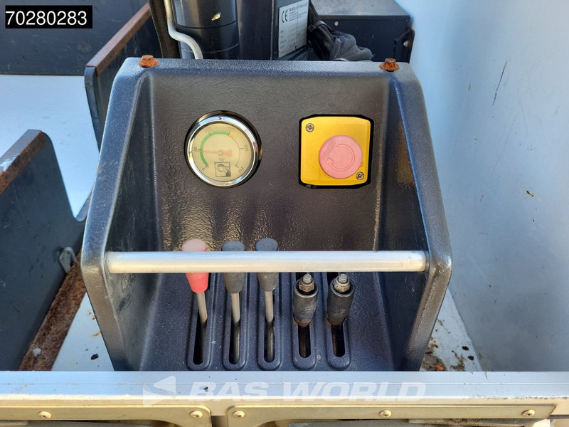 Platós kisteherautó Iveco Daily 50C17 3,0L Automaat 170PK HIAB 017T-2 DC Open laadbak Dubbellucht Airco Euro6 Pickup Crane Kraanwagen Kranwagen Pritsche Airco D: 14 kép. Platós kisteherautó Iveco Daily 50C17 3,0L Automaat 170PK HIAB 017T-2 DC Open laadbak Dubbellucht Airco Euro6 Pickup Crane Kraanwagen Kranwagen Pritsche Airco D: 14 kép.