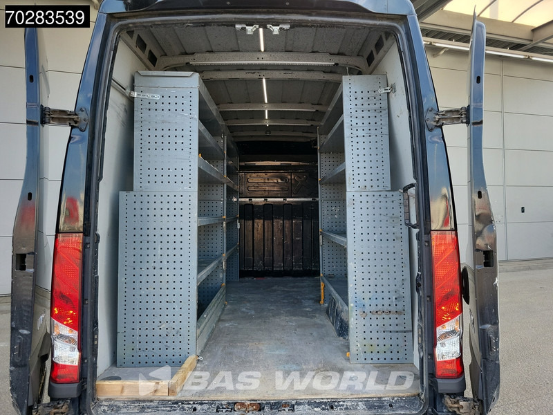Iveco Daily 52C18 3.0L Automaat L2H2 Dubbellucht 3,5t Trekhaak Airco Cruise Euro6 L2 12m3 Airco Trekhaak Cruise control - Furgon: 3 kép. Iveco Daily 52C18 3.0L Automaat L2H2 Dubbellucht 3,5t Trekhaak Airco Cruise Euro6 L2 12m3 Airco Trekhaak Cruise control - Furgon: 3 kép.