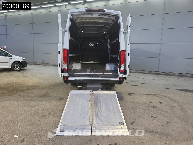 Iveco Daily 52C18 3.0L Laadklep Automaat Dubbellucht 180PK L3H2 Cruise Euro6 L3 Cruise control - Furgon: 3 kép. Iveco Daily 52C18 3.0L Laadklep Automaat Dubbellucht 180PK L3H2 Cruise Euro6 L3 Cruise control - Furgon: 3 kép.