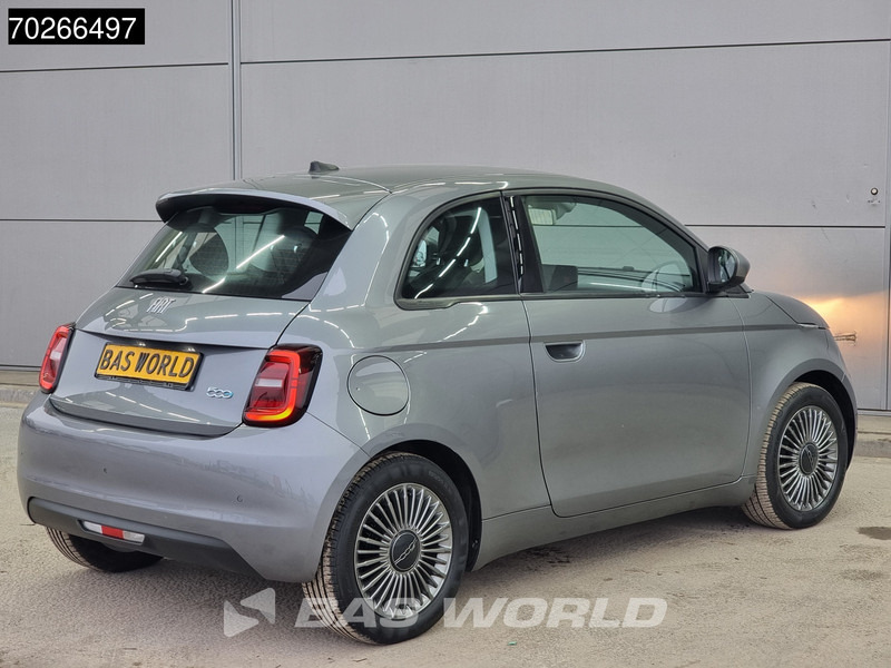 Fiat 500e 118pk 42kWh Incl. BTW CarPlay Navi Airco Cruise Parkeersensoren Airco - Kisteherautó, Elektromos kisteherautó: 5 kép. Fiat 500e 118pk 42kWh Incl. BTW CarPlay Navi Airco Cruise Parkeersensoren Airco - Kisteherautó, Elektromos kisteherautó: 5 kép.