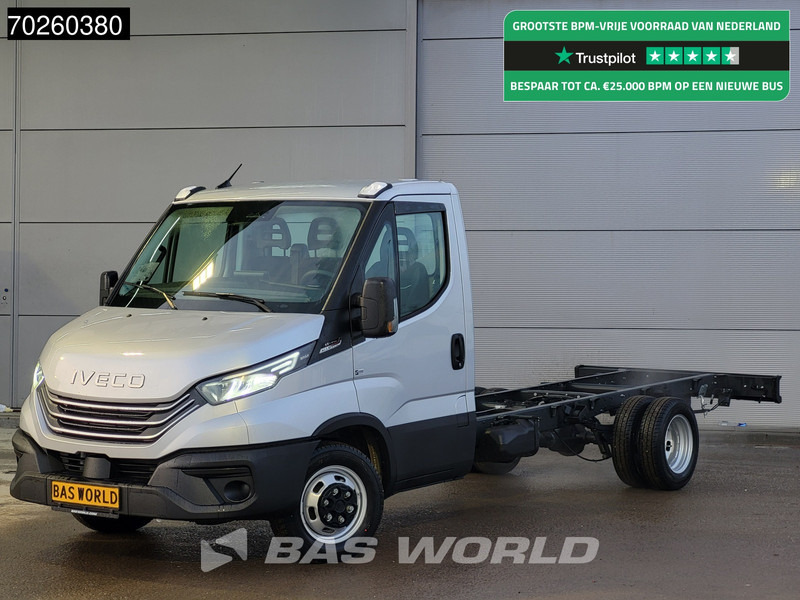 Iveco Daily 35C21 Automaat 410wb Dubbellucht 2025model Chassis Cabine ACC Fahrgestell Airco - Kisteherautó: 1 kép. Iveco Daily 35C21 Automaat 410wb Dubbellucht 2025model Chassis Cabine ACC Fahrgestell Airco - Kisteherautó: 1 kép.