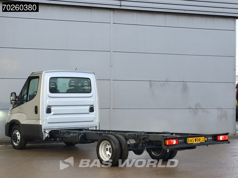 Iveco Daily 35C21 Automaat 410wb Dubbellucht 2025model Chassis Cabine ACC Fahrgestell Airco - Kisteherautó: 5 kép. Iveco Daily 35C21 Automaat 410wb Dubbellucht 2025model Chassis Cabine ACC Fahrgestell Airco - Kisteherautó: 5 kép.