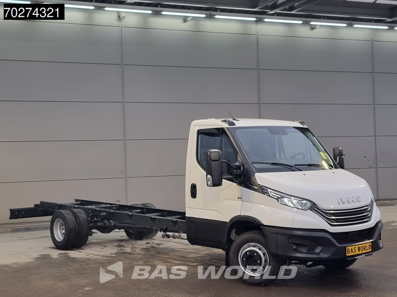 Iveco Daily 72C18 3.0L Automaat 510WB Luchtvering Camera Chassis Cabine Fahrgestell LED ACC Airco - Kisteherautó: 3 kép. Iveco Daily 72C18 3.0L Automaat 510WB Luchtvering Camera Chassis Cabine Fahrgestell LED ACC Airco - Kisteherautó: 3 kép.