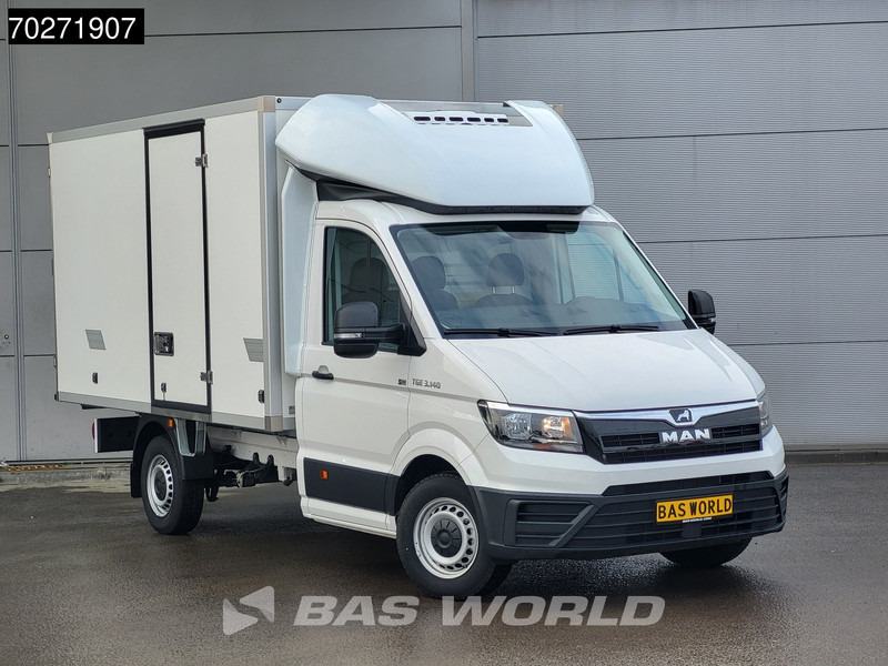 MAN TGE 3.140 Koelwagen Zijdeur Carrier CITIMAX 280 Bakwagen Koel Koeler KÜHLER 13m3 Airco - Hűtős kisteherautó: 5 kép. MAN TGE 3.140 Koelwagen Zijdeur Carrier CITIMAX 280 Bakwagen Koel Koeler KÜHLER 13m3 Airco - Hűtős kisteherautó: 5 kép.