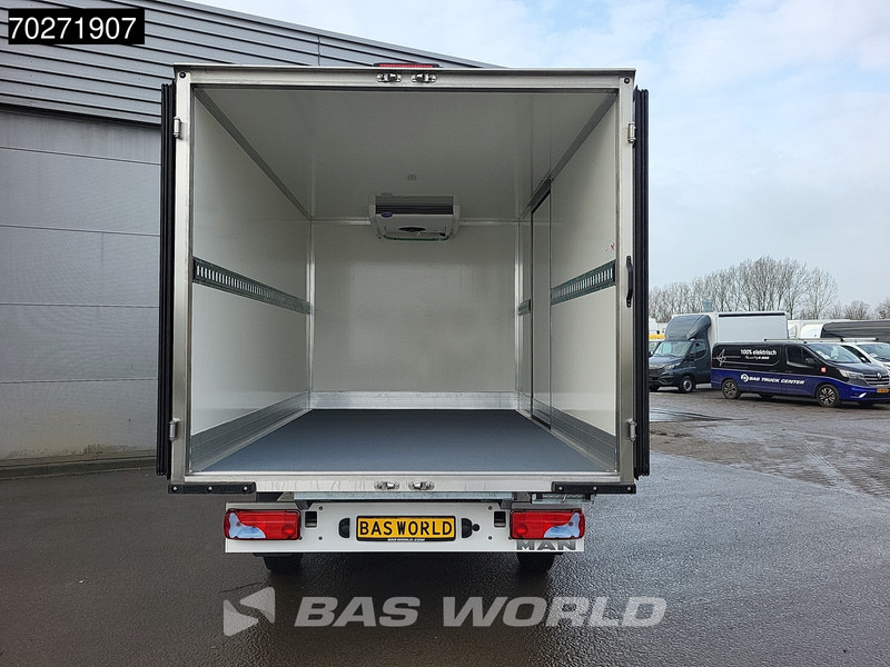 MAN TGE 3.140 Koelwagen Zijdeur Carrier CITIMAX 280 Bakwagen Koel Koeler KÜHLER 13m3 Airco - Hűtős kisteherautó: 3 kép. MAN TGE 3.140 Koelwagen Zijdeur Carrier CITIMAX 280 Bakwagen Koel Koeler KÜHLER 13m3 Airco - Hűtős kisteherautó: 3 kép.