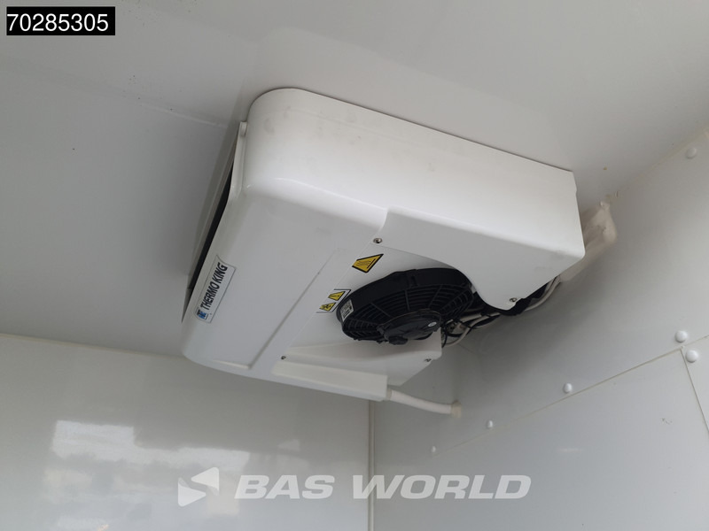 MAN TGE Koelwagen Thermo King 230V stekker Elektrisch 115km WLTP 36kWh L3H3 Automaat LED Navi Airco Cruise Camera Parkeersensoren L2H2 K - Hűtős kisteherautó, Elektromos kisteherautó: 5 kép. MAN TGE Koelwagen Thermo King 230V stekker Elektrisch 115km WLTP 36kWh L3H3 Automaat LED Navi Airco Cruise Camera Parkeersensoren L2H2 K - Hűtős kisteherautó, Elektromos kisteherautó: 5 kép.