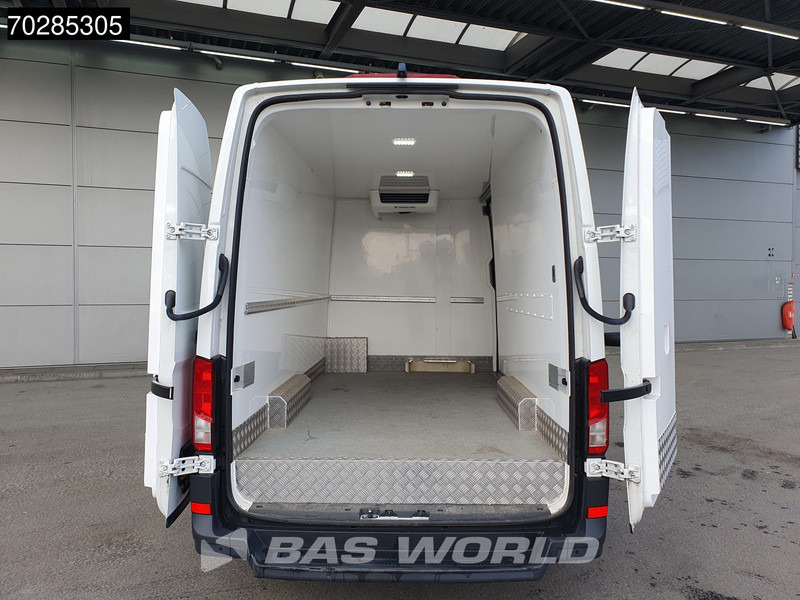 MAN TGE Koelwagen Thermo King 230V stekker Elektrisch 115km WLTP 36kWh L3H3 Automaat LED Navi Airco Cruise Camera Parkeersensoren L2H2 K - Hűtős kisteherautó, Elektromos kisteherautó: 3 kép. MAN TGE Koelwagen Thermo King 230V stekker Elektrisch 115km WLTP 36kWh L3H3 Automaat LED Navi Airco Cruise Camera Parkeersensoren L2H2 K - Hűtős kisteherautó, Elektromos kisteherautó: 3 kép.